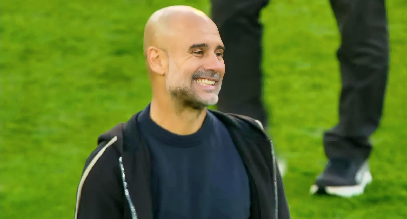 曼城还要让瓜迪奥拉客串设计师